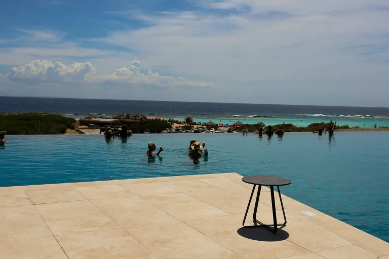 How Do Infinity Pools Work? The Overflow Edge, Balance Tank and Pump System Explained