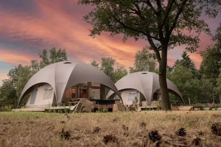 Luxury Campsites in the UK with Swimming Pools: Glamping Eco-Pools, Holiday Parks and What to Expect