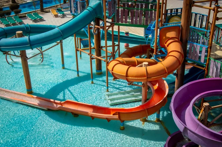 Swimming Pools with Slides Near Me: UK Waterparks, Flumes and How to Find One